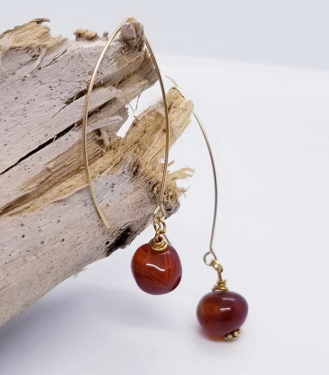 How will you style these lovelies?|#sandalomadesigns #agate #wearsandaloma #vhookearwire #earrings #jewellery #earringoftheday #accessories #autumn #jewellerydesigner #gemstonejewellery #handmadejewellery  #smallbusiness #elegantjewelry #madewithlove #lovejewelry