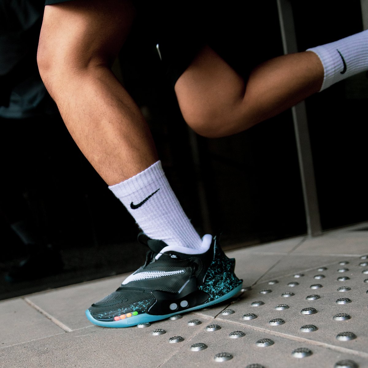 Footpatrol_ldn's tweet photo. Here's an 'On the Foot' look at the Nike Adapt BB 2.0 UK. Available in-store and online, sizes range from UK6 - UK11, priced at £300. Shop now: https://t.co/kfoqZ3UY5M #Nike #NikeAdapt #NikeAdaptBB #AdaptBB https://t.co/OYvoSEDCKQ