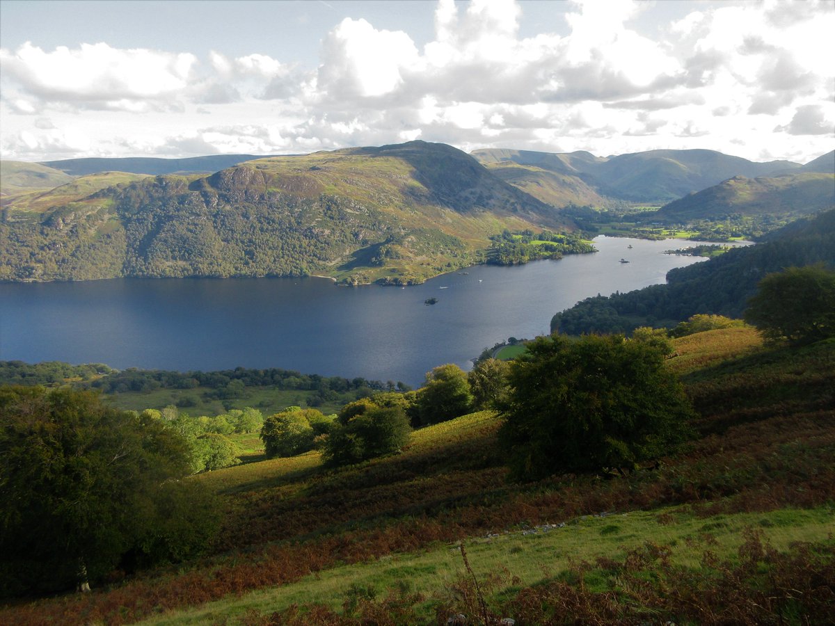 StanLeigh18's tweet photo. Yesterdays walk from #AiraForce to #BirkettFell #HartSide &amp; the #Dodds
Part 2
#WatsonsDodd &amp; #GreatDodd from #StybarrowDodd
#Keswick &amp; #Skiddaw from #WatsonsDodd
- Me on t'other side of camera at #GreatDodd
- View towards #Patterdale during descent https://t.co/uU27zlu8zM