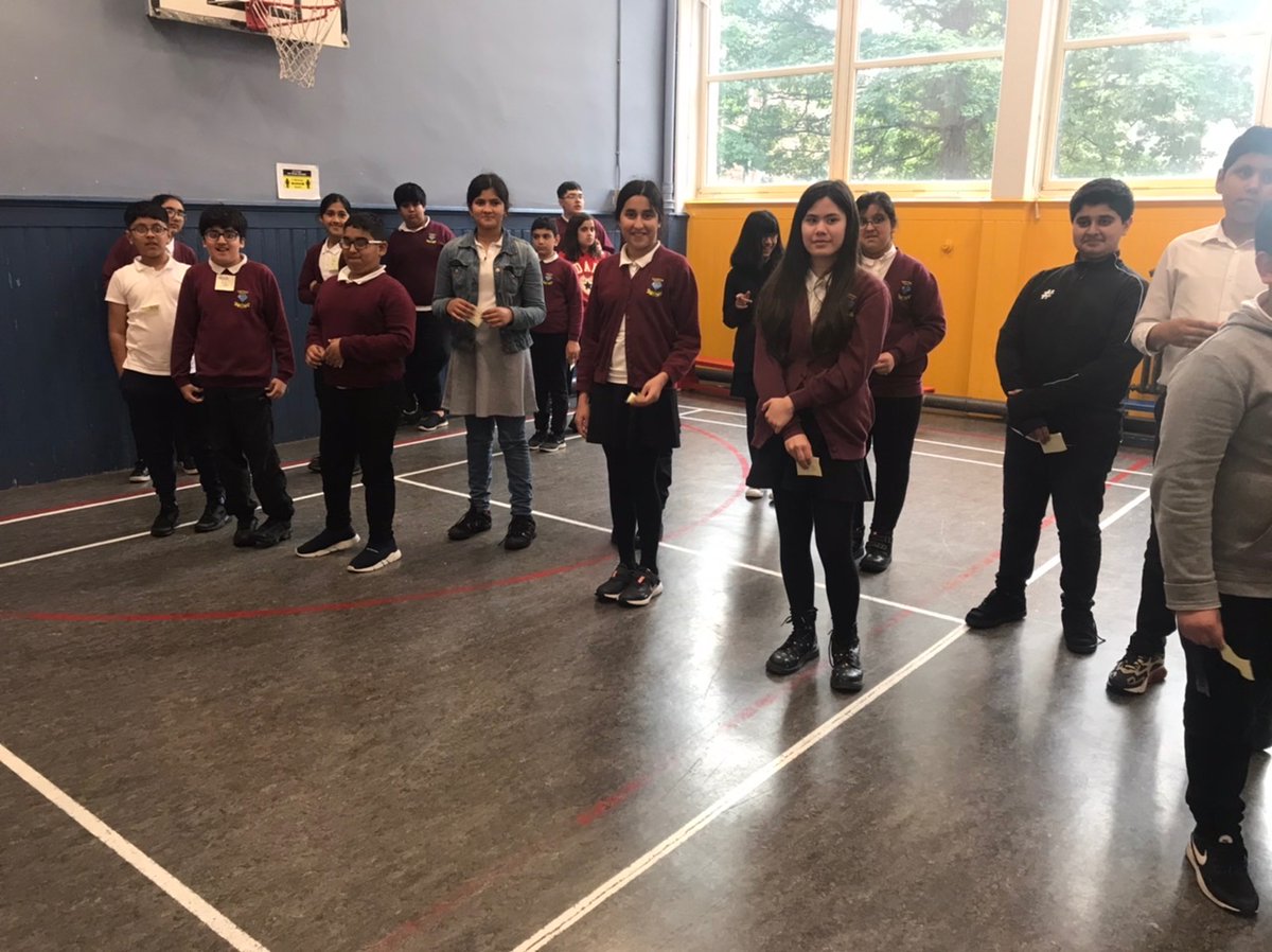 pollokshieldsps's tweet photo. Both P7 classes working collaboratively this afternoon to tackle gender stereotypes! Lots of brilliant discussion from everyone 😀👏🤔 #fairandequal https://t.co/Atz0zdNBnC