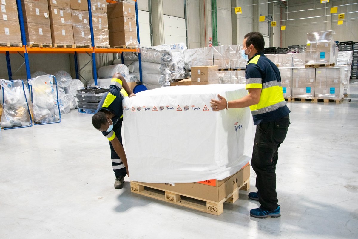 BrusselsAirport's tweet photo. Congratulations to @Kuehne_Nagel for moving into your brand-new facility at Brucargo West. This first line logistics facility, with dedicated space for pharmaceuticals, supports the further development of #brusselsairport as an efficient logistics platform. https://t.co/0XS7ZcwIIx
