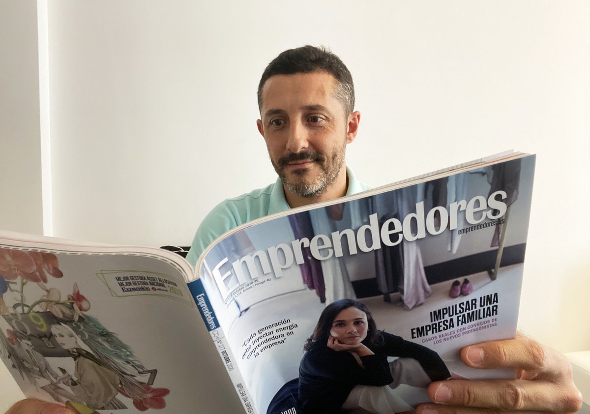 ¡¡¡¡¡Al kiosko!!!!!
Ha sido genial participar en el Dossier de Empresa Familiar del número de octubre 2020 de la Revista <a href="/Emprendedores/">Emprendedores</a>  

Gracias <a href="/piensaintuye/">Isabel García Méndez</a> <a href="/evabarcena/">Eva Bárcena</a> @ESICEducation ❤️