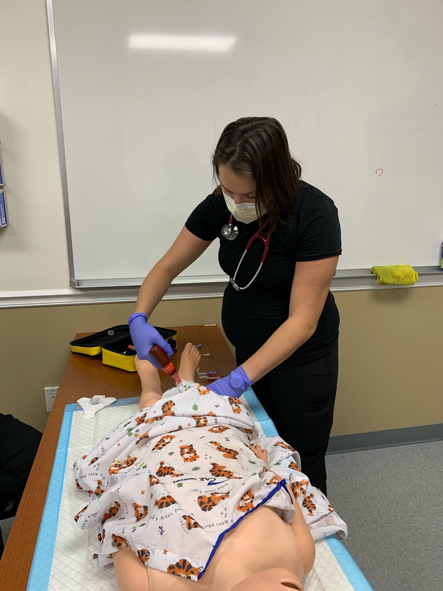 FAUmedEM's tweet photo. Our residents are so happy to be back at SIM. Our state of the art SIM lab allows our residents to practice many different procedures and enhance their skills as a clinician. #FAUEM #Simulation #emergencymedicine 🩺 https://t.co/fAbJ3h1WEY