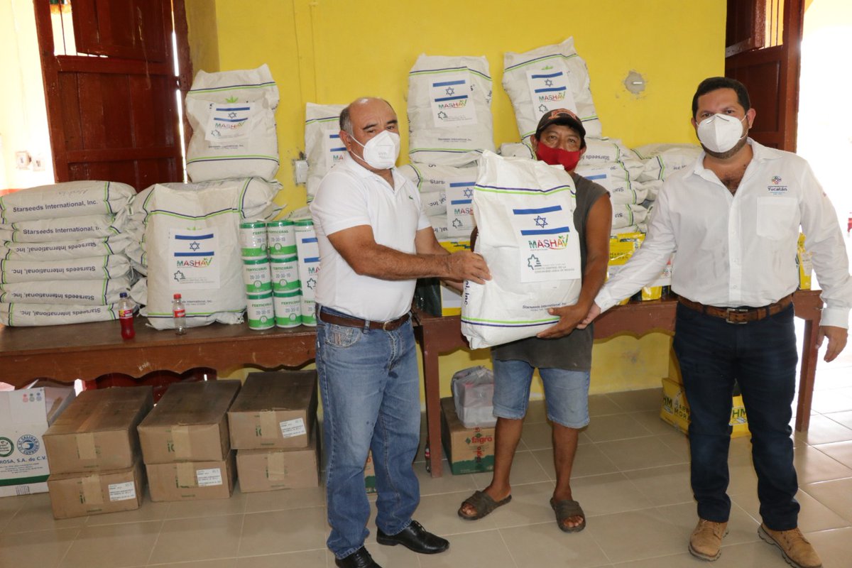 IsraelMFA's tweet photo. 3 months after tropical storm #Crystobal devastated #Yucatan and damaged 85% of the crops in the state, @IsraelinMexico, @MASHAVisrael & #Mexico's Jewish community contributed technical #agriculture kits, incl specialized fertilizer to aid farm owners rehabilitate their farmland. https://t.co/7inf81WQe3
