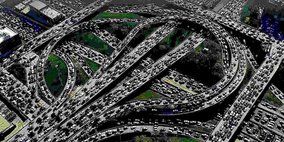 Зам бариад түгжрэл багасдаггүй гэнэ...
- Байрлал байрлалд нь ажилтай болгох
- Хороолол, дүүргээр сургуультай болох
- Дагуул хот, дагуул бүсийг хөгжүүлжх
- Орон нутгийг хөгжүүлэх, татварын болон зээлийн давуу нөхцөл олгох....
Түмэн л арга байдаг бололтой..