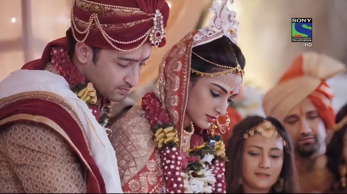 Palak120's tweet photo. Devakshi ki Shaadi is not just a sequence of a show!
It's a beautiful feeling 😍
@Shaheer_S @IamEJF @MamtaYPatnaik @RajBaddhan 

#4YrsOfDevakshiKiShaadi https://t.co/TcxIQvXbwN