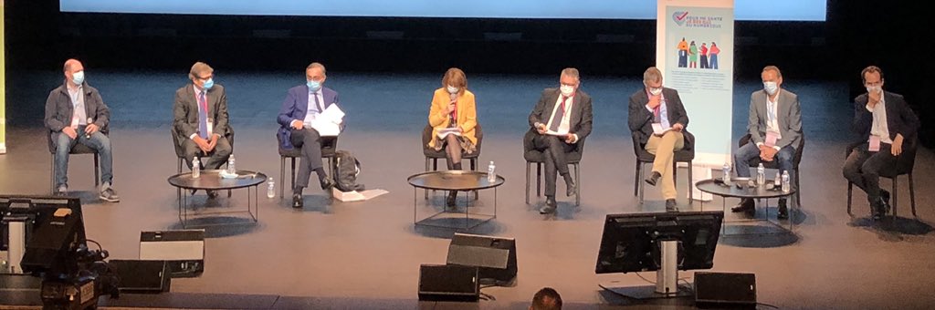 TERZETTI1's tweet photo. @SalonCiteSante table ronde « dans la révolution numérique en santé qui s’amorce, quelle place à l’éthique? ». La réponse de @TChapusot pour @LaCoopWelcoop / @Pharmagest. Suivez le tweet live sur @Pharmagest https://t.co/C9o0lMyKwt