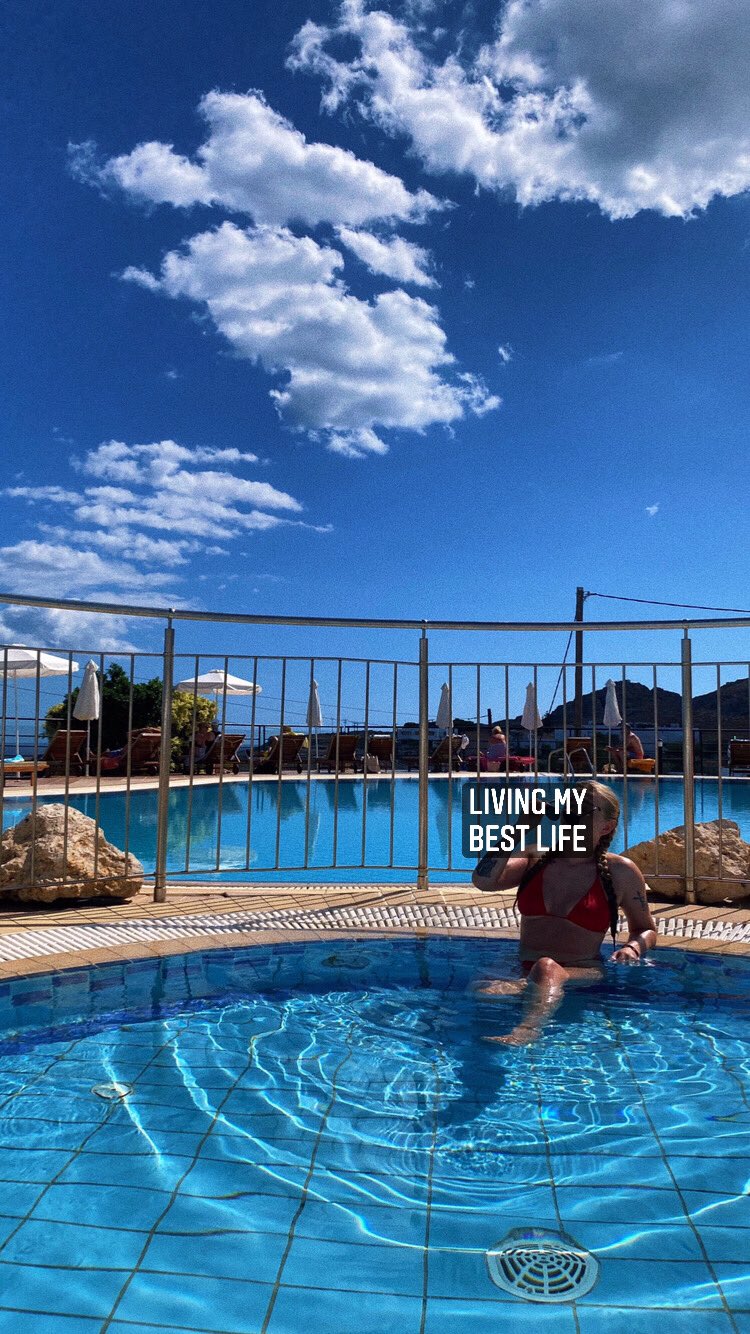 TW Pornstars - 1 pic. Thorri ANAL 💕. Twitter. I like it here. 2:08 PM