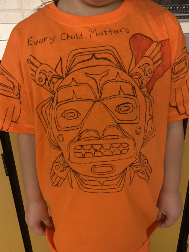 MrsAndrews_vp's tweet photo. A special, hand drawn, orange shirt was shared in our @Dickinsfield @FMPSD kindergarten class today. 🧡

Merci à Katherine et sa famille qui ont partagé cette chemise spéciale avec nous aujourd’hui!  #EveryChildMatters @FMPSDEarlyLearn @indigenousFMPSD #FMPSDorangeshirtday https://t.co/BYpVSEZfC5