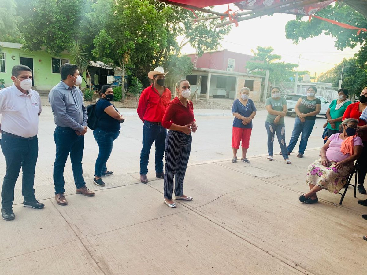 Dulce_RuizC's tweet photo. Visitando y saludando a nuestros amigos del campo pesquero El Colorado, Ahome, Sinaloa.

#EstructuraPRI #Capacitación #PRIAhome https://t.co/2F82NMZ5ak