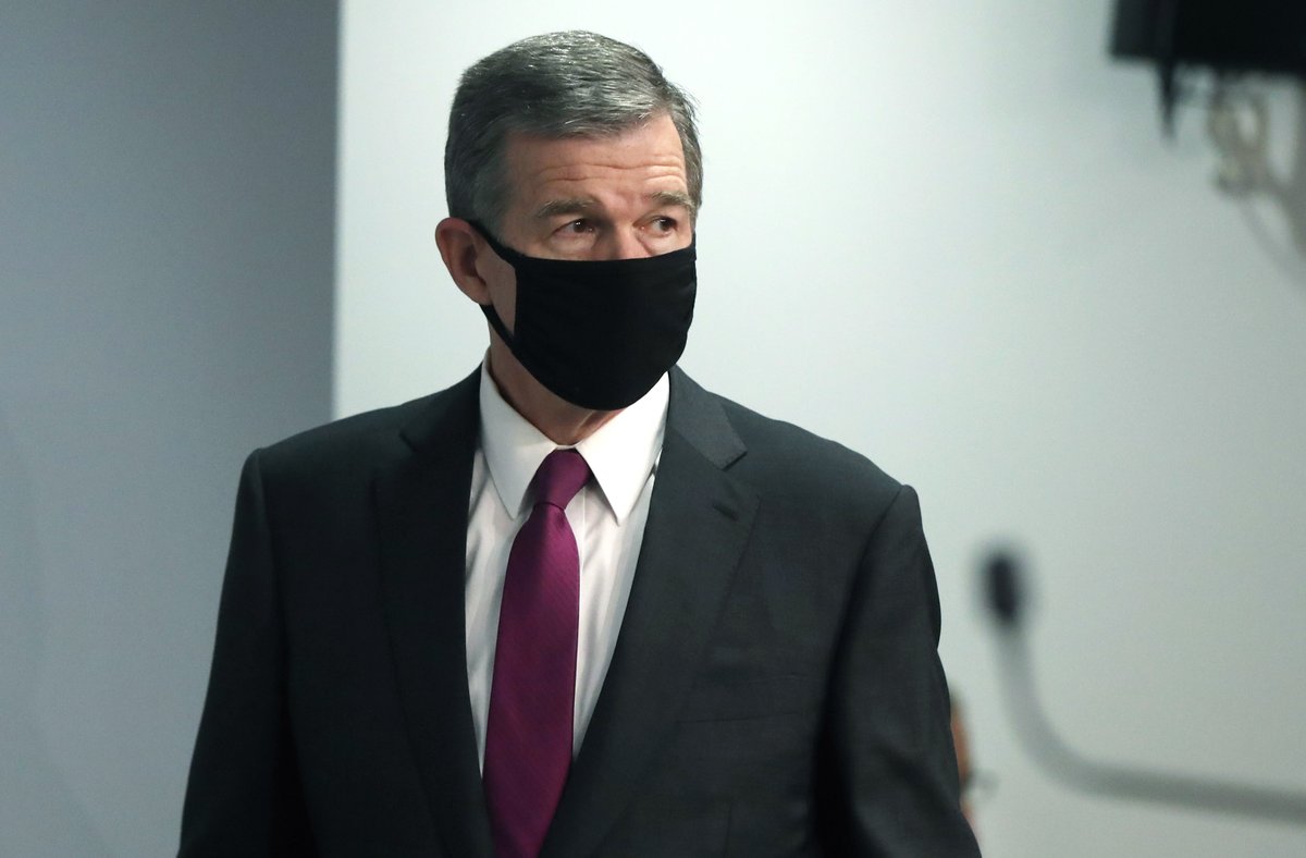 NC_Governor's tweet photo. Starting Friday, NC's indoor mass gathering limit will be lowered to 10 people in an effort to bring down key COVID-19 metrics. Taking this seriously — and wearing our masks —  will help slow the spread of this virus, which will also help our businesses.
https://t.co/imuV3ZKD60 https://t.co/np5bxDVfvN