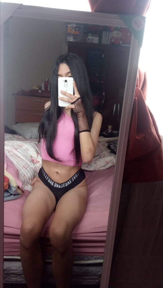 Andreiitarojas8's tweet photo. O sin ropita ? 🥵🤤😳🙈😈 https://t.co/WwXT1qaJae