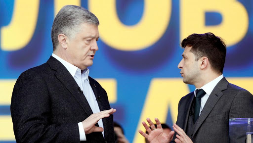 ElectsWorld's tweet photo. 🇺🇦#Ukraine, presidential election poll :
⏬#Zelensky-#SP : 30,1 % (-3,3)
🔼#Poroshenko-#ES : 18,9 % (+1,1)
🔽#Boyko-#OP : 14 % (-1,7)
🔼#Smeshko-#SH : 8,5 % (+1,5)
🔽#Tymoshenko-#FA : 7,4 % (-1,4)
🔽#Lyashko-#RP : 2,8 % (-0,1)
...
#Socis, 28/09/20 https://t.co/S9g8xvsvwo