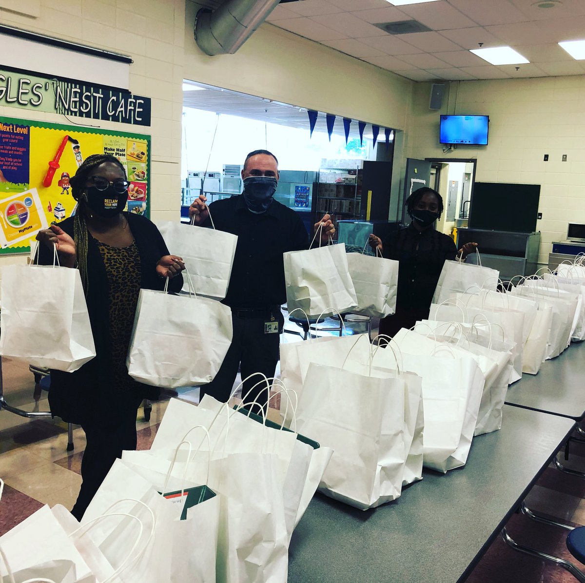 PrincipalGray's tweet photo. Thank you to @enterprisecares for the wonderful donation of school supplies!!!  #cmsnelc. https://t.co/r576sLBiYY