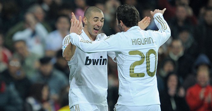 XavsFutbol's tweet image. Real Madrid’s attack during the 2011/12 season:

Cristiano Ronaldo: 60 goals, 15 assists
Benzema: 32 goals, 19 assists
Higuain: 26 goals, 13 assists
Di Maria: 7 goals, 17 assists
Özil: 7 goals, 30 assists

The golden kit for a golden team in Madrid’s history.