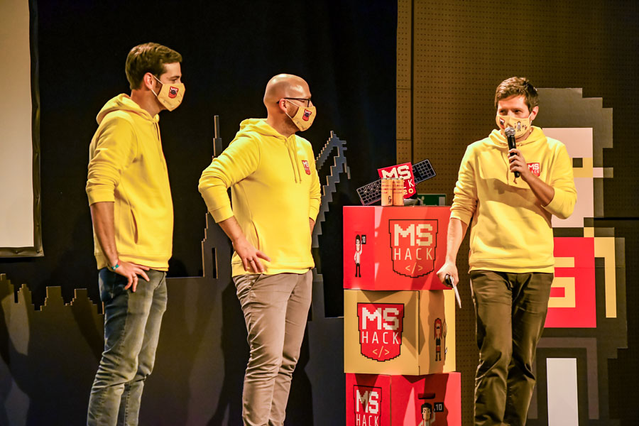 DigitalHubMs's tweet photo. Fast 2.000 Aufrufe beim #MSHACK20-Livestream auf unserem YouTube-Channel. Die besten Fotos von unserem Fotopartner "Sputnik Agentur" finden sich jetzt auch unter https://t.co/OcVuns6Skk https://t.co/tCqhzqod2k