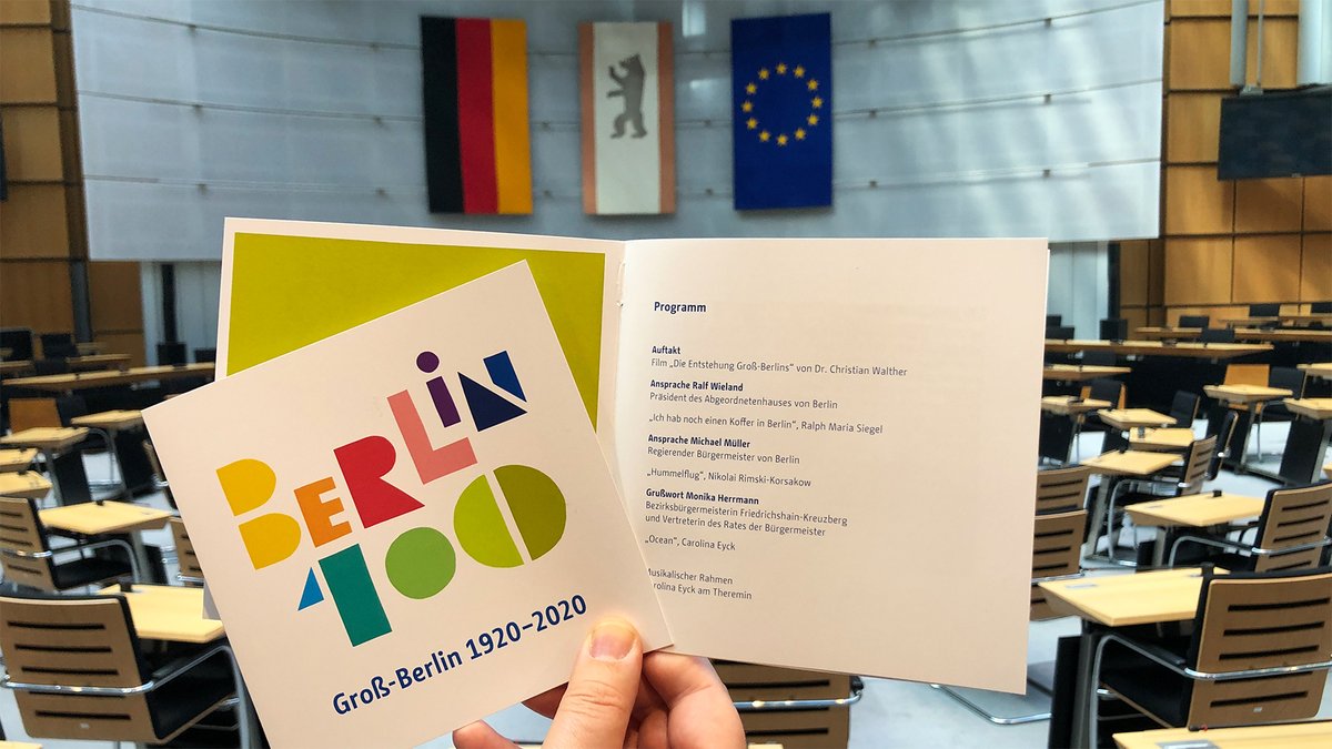 Abgeordnetenhaus Von Berlin Heute Vor 100 Jahren Trat Das Gross Berlin Gesetz Inkraft Ein Grund Zum Feiern Im Agh Findet Deshalb Morgen Vor Dem Plenum Zwischen 9 Und 10 Uhr Eine