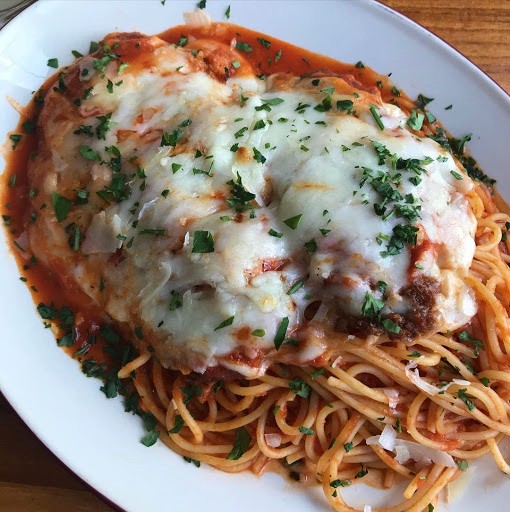 HillandBay's tweet photo. More like spaghetti with a side of chicken parm 🍝 Available through pick up, outdoor dining or delivered straight to your doorstep! #hillandbay #murrayhilleats
.
📷: @nycfood https://t.co/aiit02ffhW