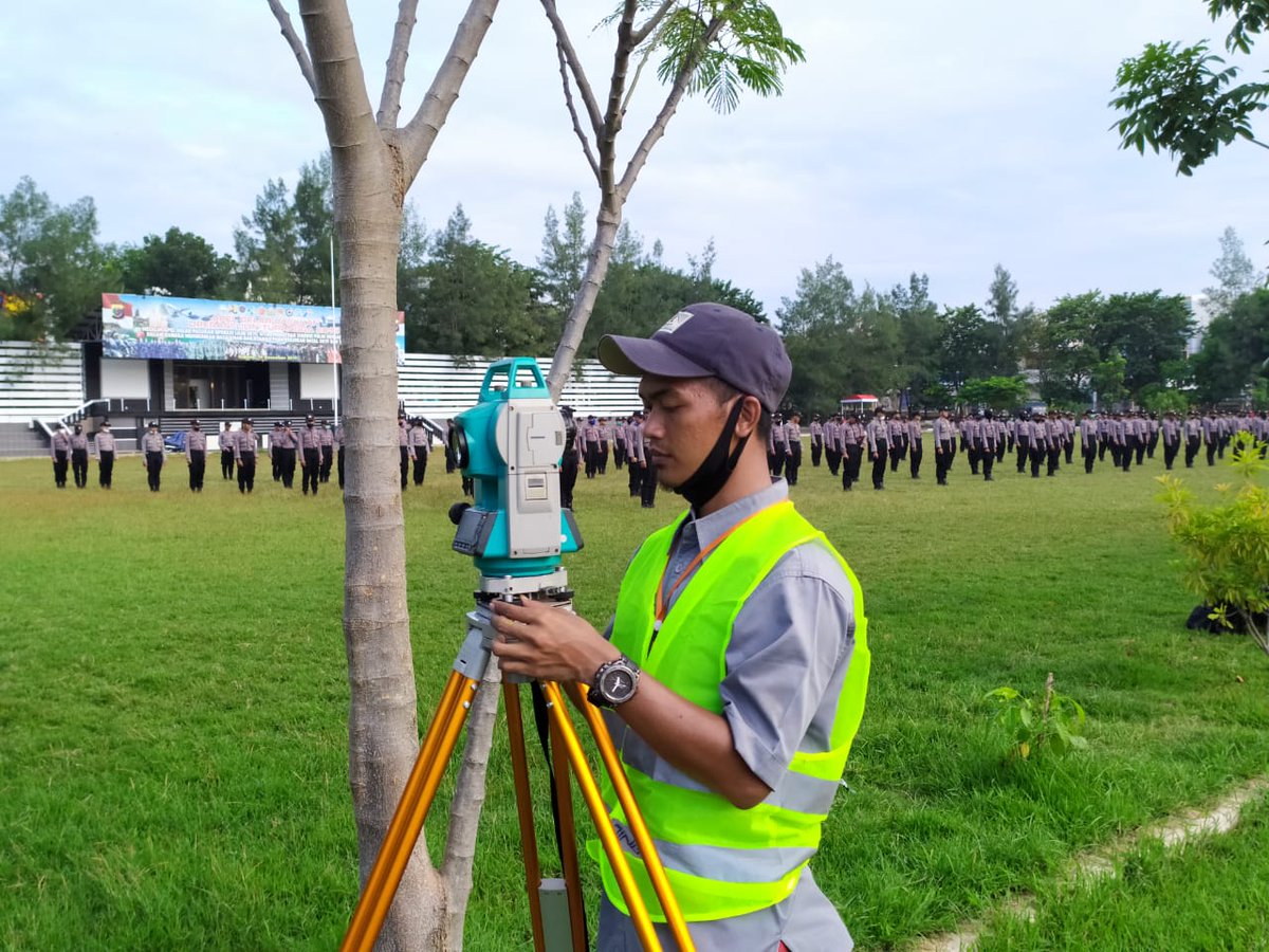 addy_santo's tweet photo. Waktu di Kupang nih, ngeliat anak anak penerus bangsa lagi di didik 
Tapi saya cuma jadi kuli

Iri sih...
Tapi yasudahlan

Setiap manusia punya jalannya masing masing...

Polda NTT Kupang 
Salam hangat https://t.co/yBatPRKegR