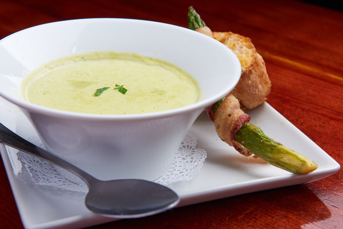 PaesanosSA's tweet photo. Asparagus Soup

#PaesanosLincolnHeights #ItalianFood #NoncontactFoodDelivery #SanAntonio #Catering #FavorDelivery #DoorDash https://t.co/sNimU6sDa4