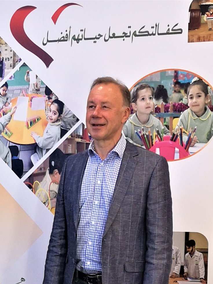 FUSSBALL_AWARD's tweet photo. #RobertJaspert unterstützt mit dem #Preisgeld seiner #Nominierung das soziale Projekt Mabarrat-Waisenkinderprojekt e.V., das wir heute gemeinsam besuchten. Vielen Dank für den freundlichen und warmen Empfang.
#FuBo #Jaspert #Nominierung2020 #Mabarrat https://t.co/qYJBT4otRb