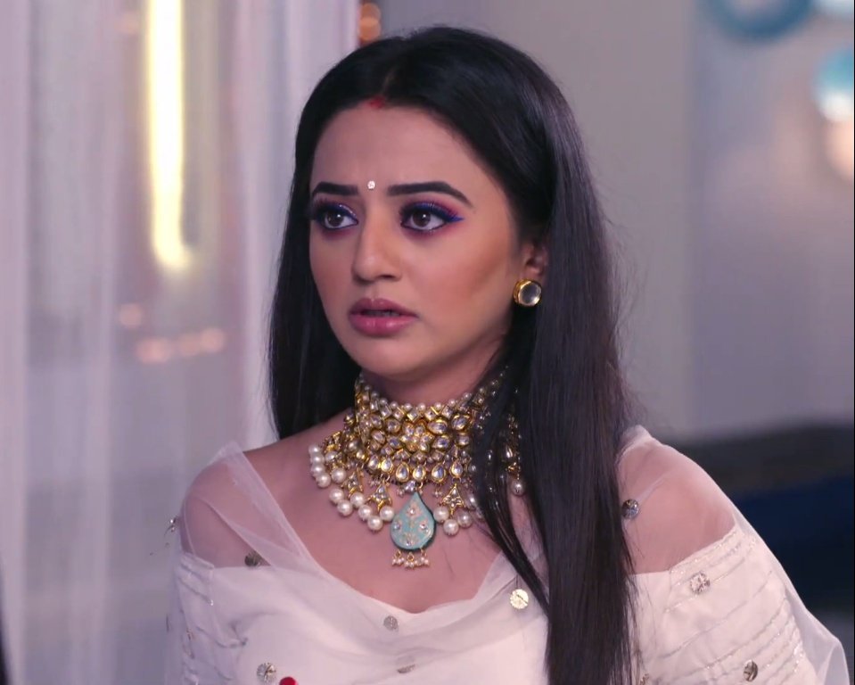 helly_foreveer's tweet photo. #HellyShah slaying as Riddhima 
Hellu you are best actress 
#hellyshah https://t.co/mdBGNcQK6N