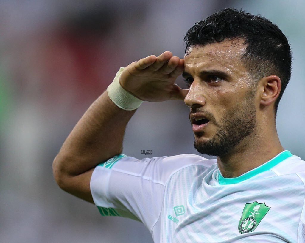 r__d33's tweet photo. رسميًا بعد خروج الاهلي: 
عمر السومة ينهي البطولة بتسجيل هدف وحيد متساويًا مع عبدالله مادو 

كبيييير يالعقيد 💚💚💚💚 https://t.co/xB1ZKvi6C9