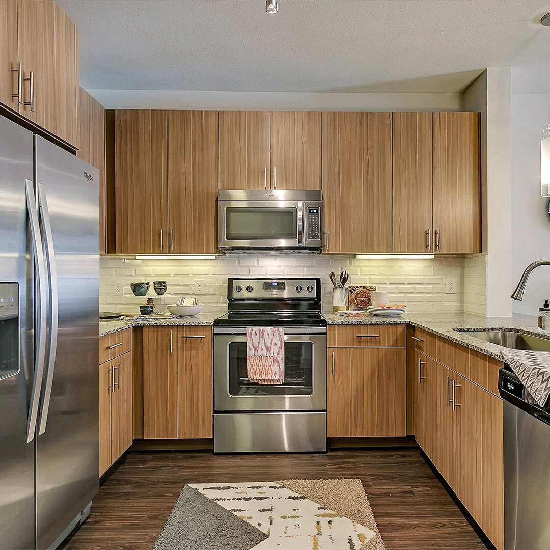 brightlight_dfw's tweet photo. 📍 West Dallas

✨ up to 6 weeks FREE ✨ 

Studios starting @ $1150
1 Bedroom starting @ $1265
2 Bedroom starting @ $1745

-Select units feature private backyards, luxury spa shower/tub combinations, in-unit bluetooth speakers and usb plugs.  

https://t.co/WYeZCXIcYh 💡 https://t.co/E9VYjzEjMi