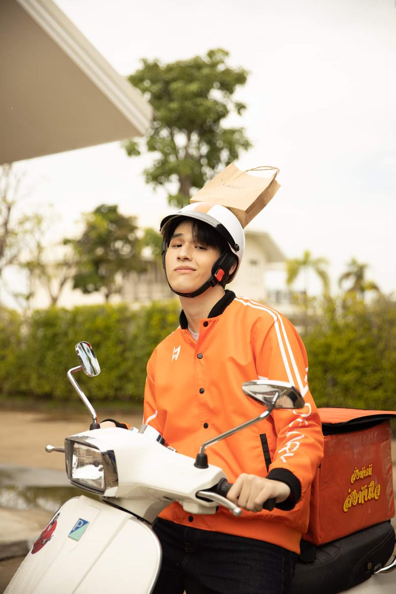 aphinyaka's tweet photo. ปึ๊นนนๆๆ🛵 เป็น MV ที่สกายเป็นตัวเอง เอ๊ยธรรมชาติมากๆ อยากดูแว้ววว

#เดลิเวอรี่
#LABANOON9
#skywongravee https://t.co/CtLP51cme6
