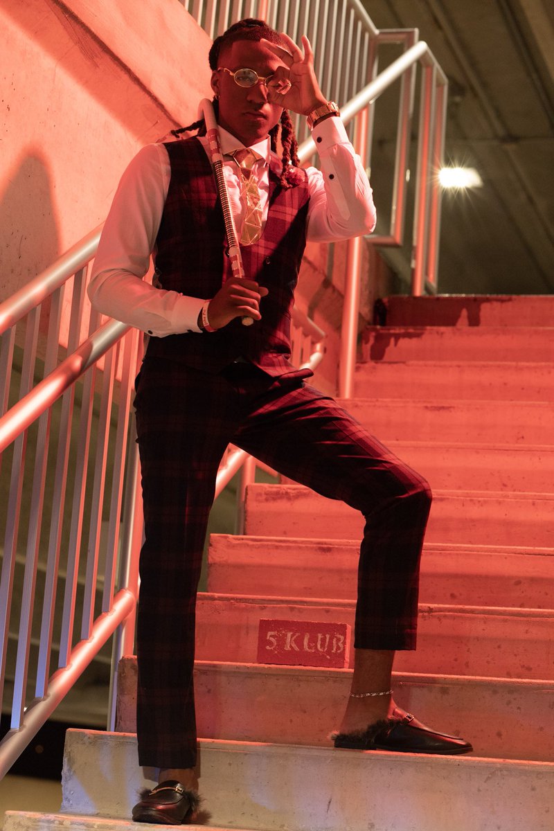 j_dreadz_'s tweet image. Took a long time, but I'm here. Now I'm shinin, chandelier. I was a dirty diamond in the rough. But now I'm polished, see me clear. ♦️🎌🌹~Nupe Hefner🐰
#PhiNuPi
#Live5
#GPiNupes