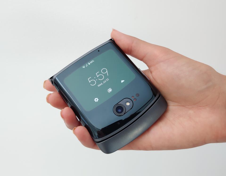 patel_grv's tweet photo. @motorolaindia #MotoDisplay was always meant to show at a glance of what's new at your smartphone, with #Razr5G 's Quick view Display it becames most interactive than ever before.
IC: @Forbes https://t.co/JxQUZcGzXG