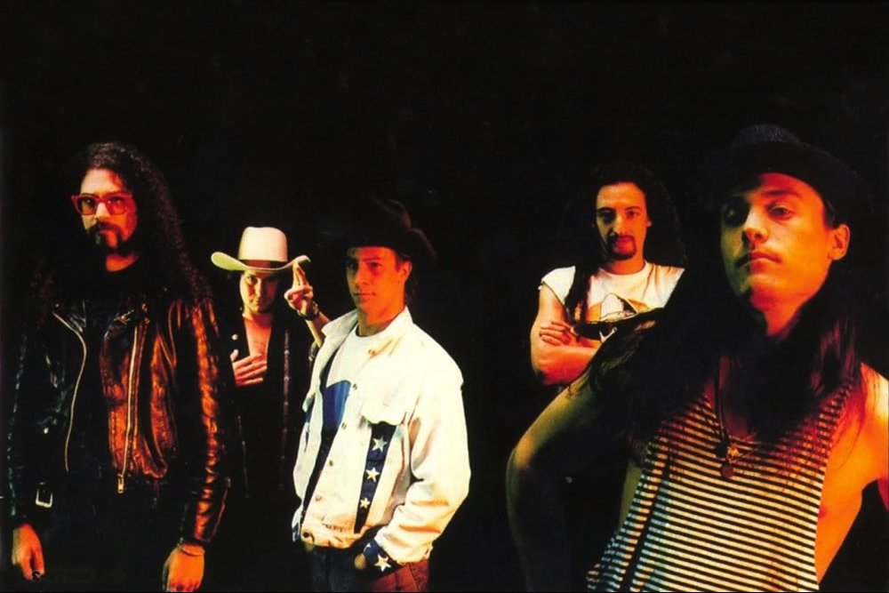 Faith No More, "Falling To Pieces"
(Live in London) 🎶🎸🤟😎

youtu.be/zUyJi0Zk9bU