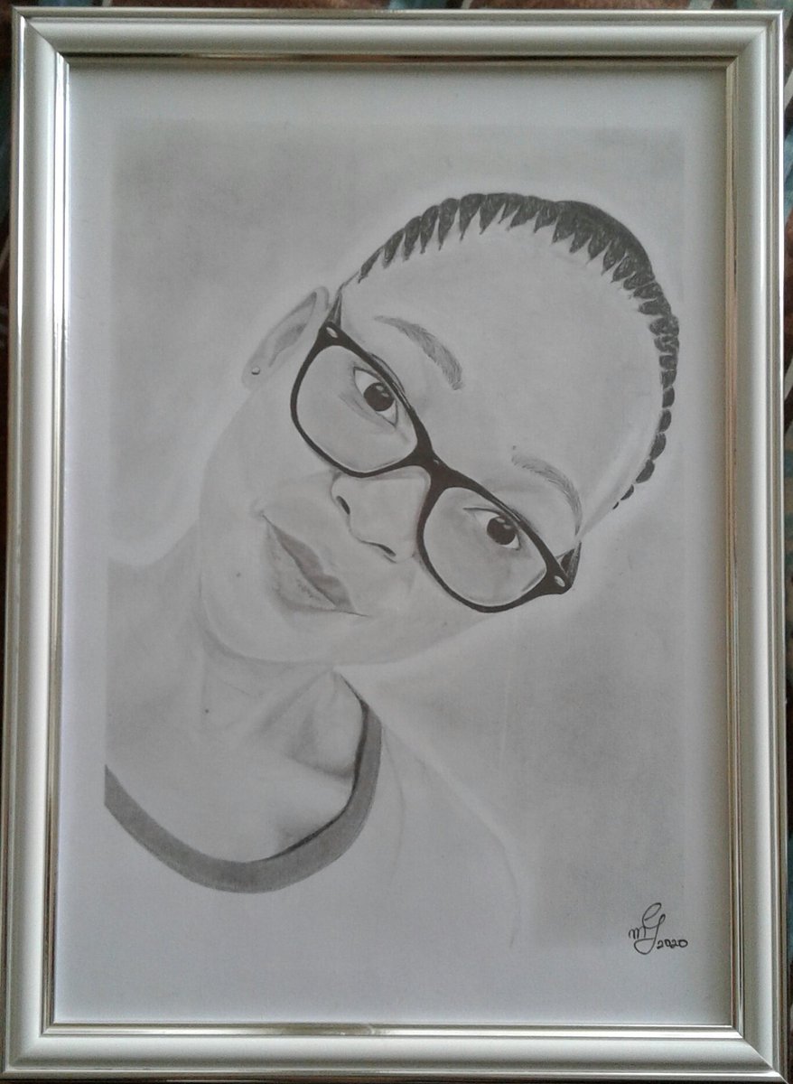 mGArt_97's tweet photo. A4 Commissioned Portrait
Pencil On Paper 
Art by mG 
+ Complimentary Frame 

#JusticeForMloo 
#AnyMinuteNow https://t.co/SuVGzioMLF