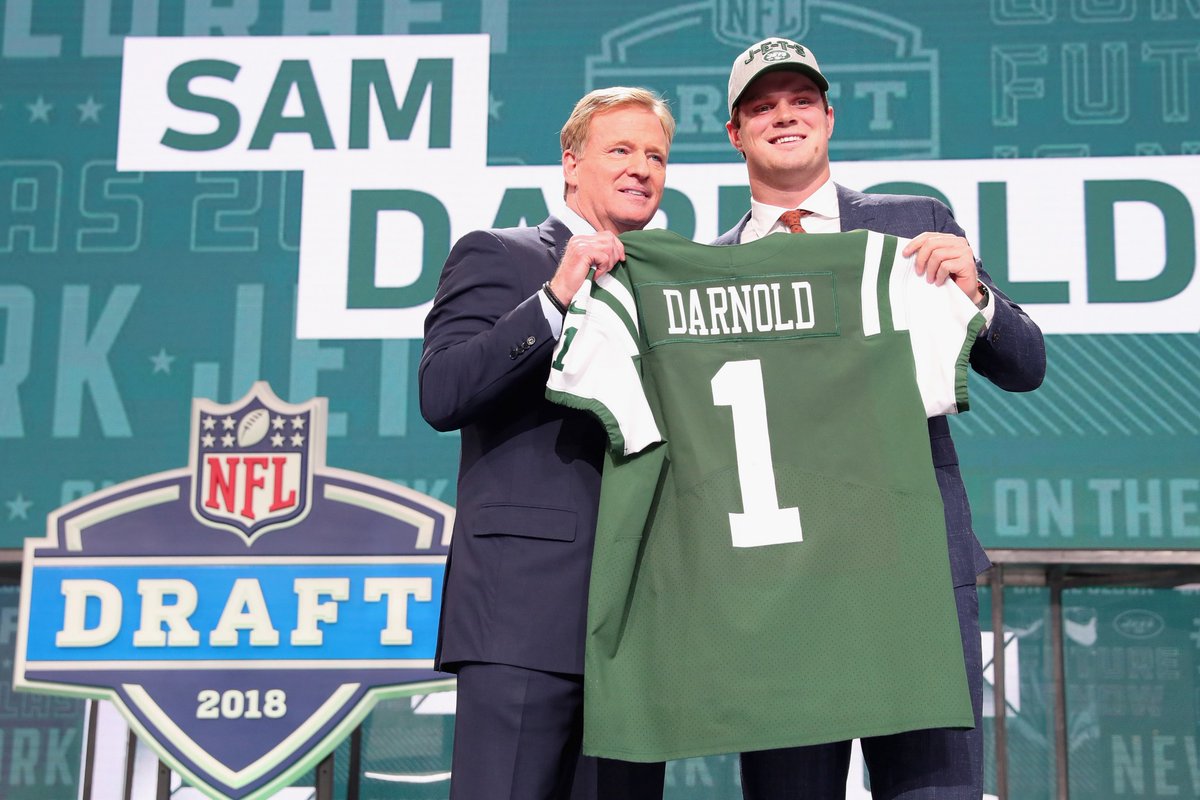 When Sam Darnold was drafted just 2 yrs ago we were all excited &amp; unified in hope

In this short time fans have turned on him

Even Sanchez had more time &amp; infinitely more talented teams around him

You deserved so much better Sam. We are sorry #IStandwithSam 

#Jets #TakeFlight