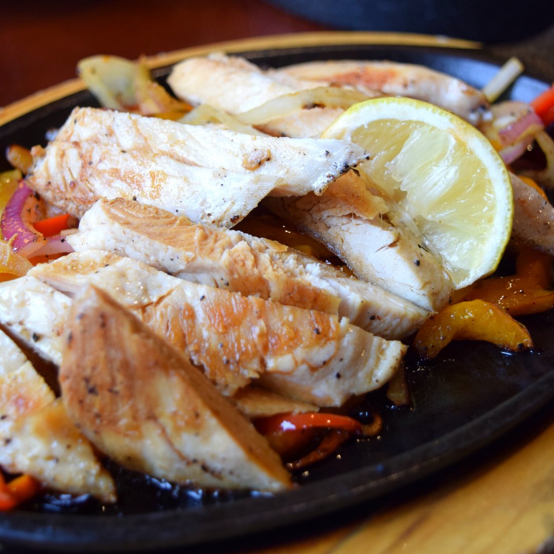 MosFamilyRestaurant tweet media