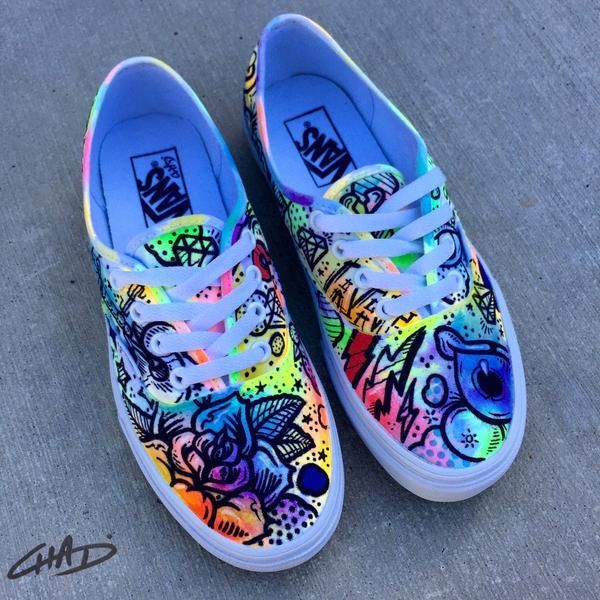MrYourKicks's tweet photo. Custom painted Vans shoes featuring custom "Battery Acid" artwork. These shoes have a "loose" and flowy feel with the art sprawling all over them. 

See more:https://t.co/3m42bz43Dc

#customvans #vanscustom #paintedvans #vansslipons #handpaintedvans #customizedvans #customslipons https://t.co/K1oW30RKP0