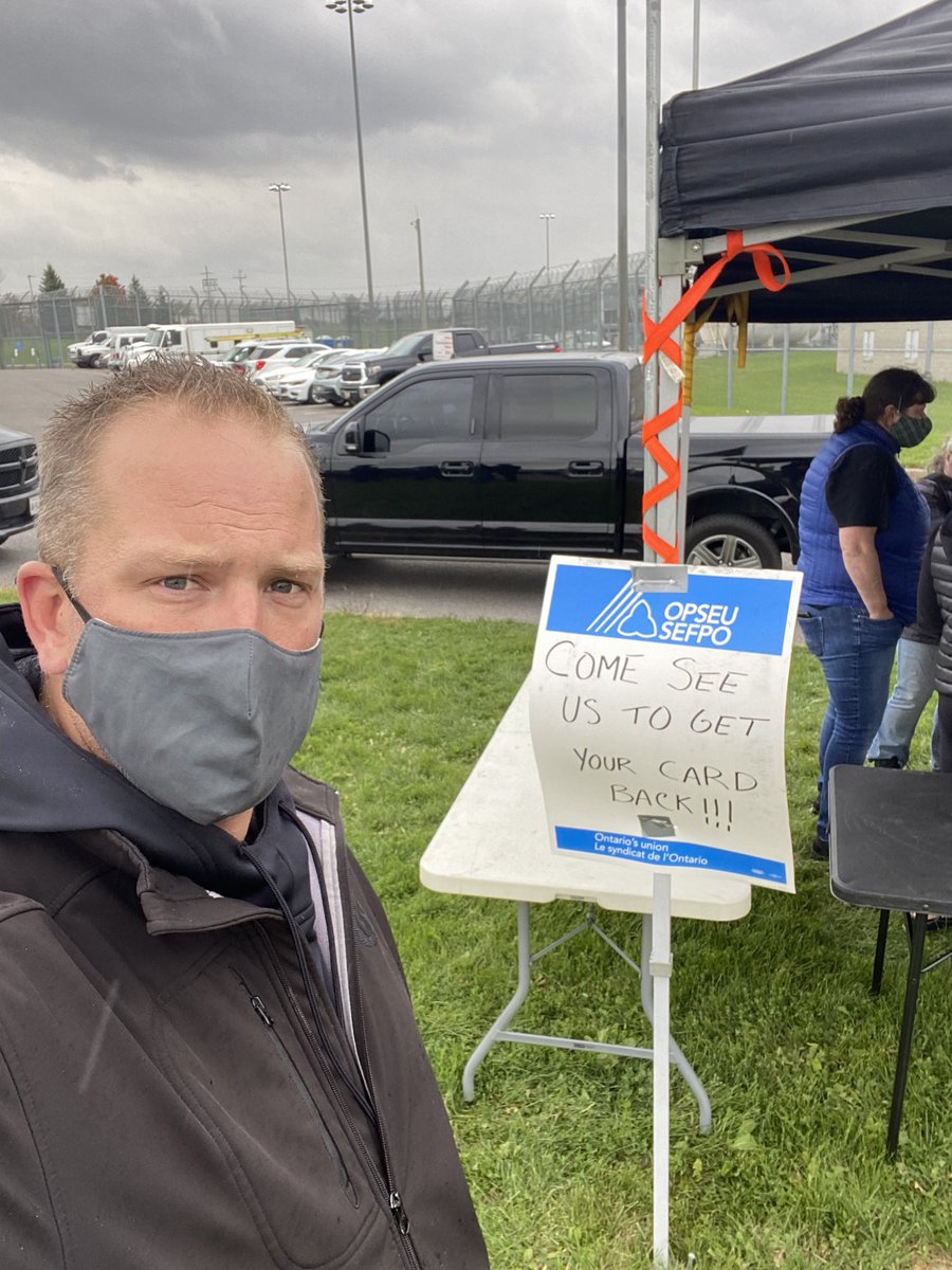 OfficerRG234's tweet photo. At the Central East Correctional centre to provide any information about the benefits of @OPSEU to the Correctional Members! It’s time to benefit from our years fighting, not to start the fights all over! #CorOnlyCa #Corrections https://t.co/uSIt0sR9LJ