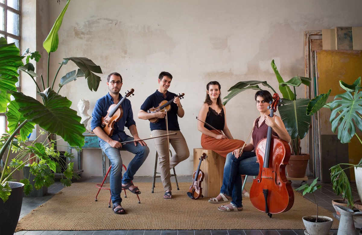 Festival EVA, En Veu Alta (@evafestival) on Twitter photo Ep! Ja heu reservat les entrades pel cicle #3ClàssicsiUnSenyor? 🌱4 espectacles aquest octubre per apropar-vos la música i literatura clàssiques en entorns privilegiats: <a href="/RaventosiBlanc/">Raventós i Blanc</a>, <a href="/cavagiroigiro/">Cava Jaume Giró i Giró</a>, @CAVESVILARNAU, <a href="/Recaredo1924/">Recaredo</a>
🎟eva@enveualta.com
👉🏼enveualta.com/?post_type=esp… Ep! Ja heu reservat les entrades pel cicle #3ClàssicsiUnSenyor? 🌱4 espectacles aquest octubre per apropar-vos la música i literatura clàssiques en entorns privilegiats: <a href="/RaventosiBlanc/">Raventós i Blanc</a>, <a href="/cavagiroigiro/">Cava Jaume Giró i Giró</a>, @CAVESVILARNAU, <a href="/Recaredo1924/">Recaredo</a>
🎟eva@enveualta.com
👉🏼enveualta.com/?post_type=esp…