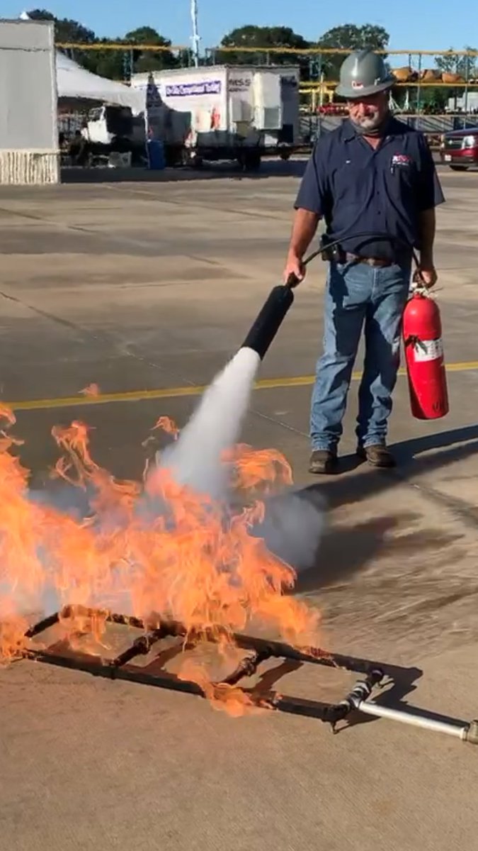 TeamFss1's tweet photo. This morning TeamFSS demonstrated to a group of customers how to properly use the P.A.S.S. technique when using a fire extinguisher to put out a fire.
P. Pull the Pin
A. Aim at the base of the fire
S. Squeeze the handle
S. Sweep side to side
#safetyfirst #teamfss https://t.co/Sj8XfIF8pi