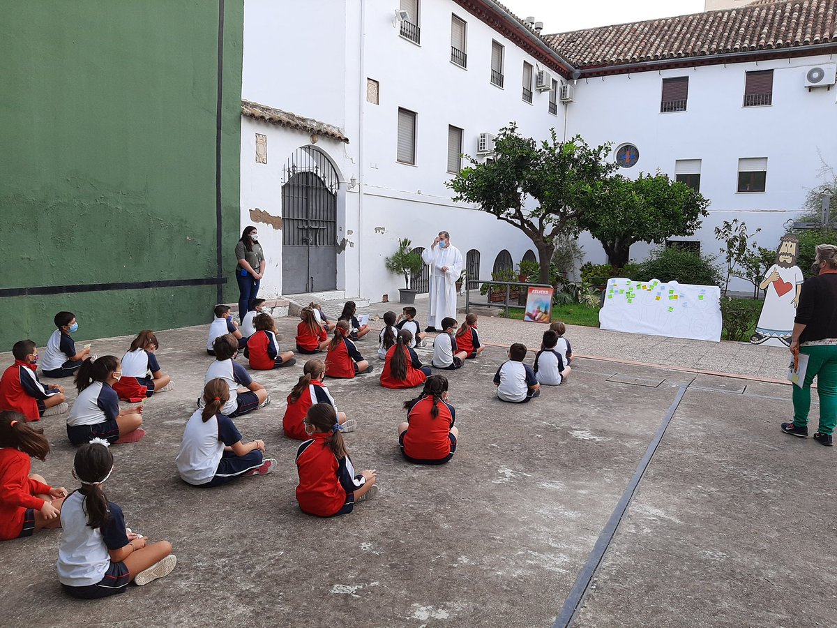 trinitariosCO's tweet photo. Seguimos festejando que hemos vuelto a reencontrarnos en @centrosFEST @trinitariosCO y además lo hacemos #felicescontigo 
Hoy ha tocado a 3° de Primaria. #somosfest #somosfamilia #notengaismiedo 
¡Seguimos sumando! https://t.co/Z8sWYvfTlI