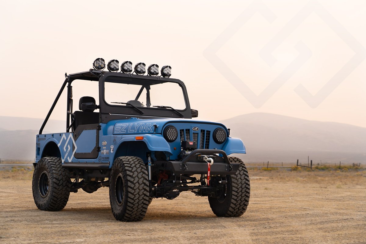 EZ_LYNK's tweet photo. There are some changes to this #Roxor, can you spot them? 🧐 

#yukongearandaxle #ontherox #mbwhips #rexburgmotorsports #sbfilters #nitrousexpress #nittotire #teamnitto 
#rexbutgms #roxoroffroad #bajadesignsofficial #deviantraceparts  #mahindra #ezlynk #autoagent2 #getconnected https://t.co/rxb1zqWIpc