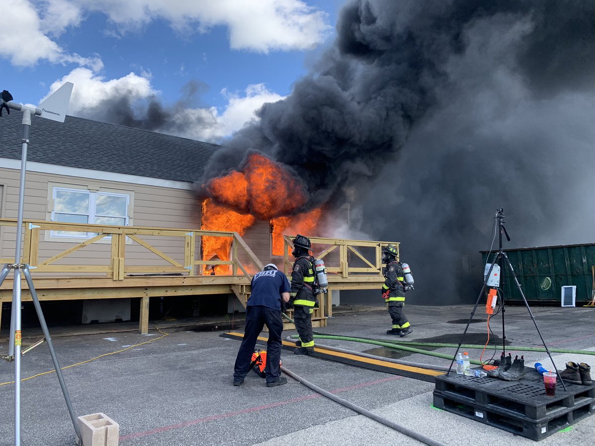 Philly_FA's tweet photo. Philadelphia Fire Academy’s Field Training Unit is in Delaware County for a test burn with @UL_FSRI. Test burn #11 was to see factors related to size up, and search prior to suppression. @ThielAdam @PhillyFireDept @PFDCraigMurphy @Philly_FA https://t.co/DM2O9bRDZa