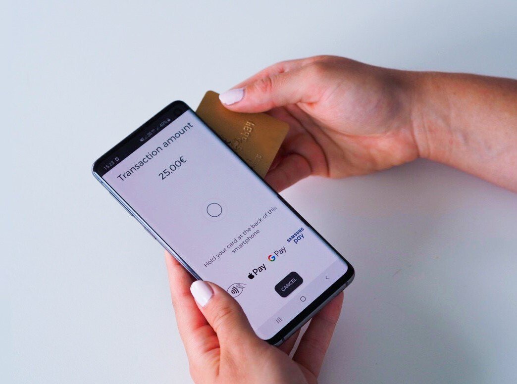 [The future #contactlesspayments acceptance📱 💳] 
💡To read on our blog post ➡️ bit.ly/3mvV5X9
Learn more on how #SoftwarePOS technology and #taponphone solutions can facilitate a seamless consumer experience in store. 

#mPOS #omnichannel #softPOS