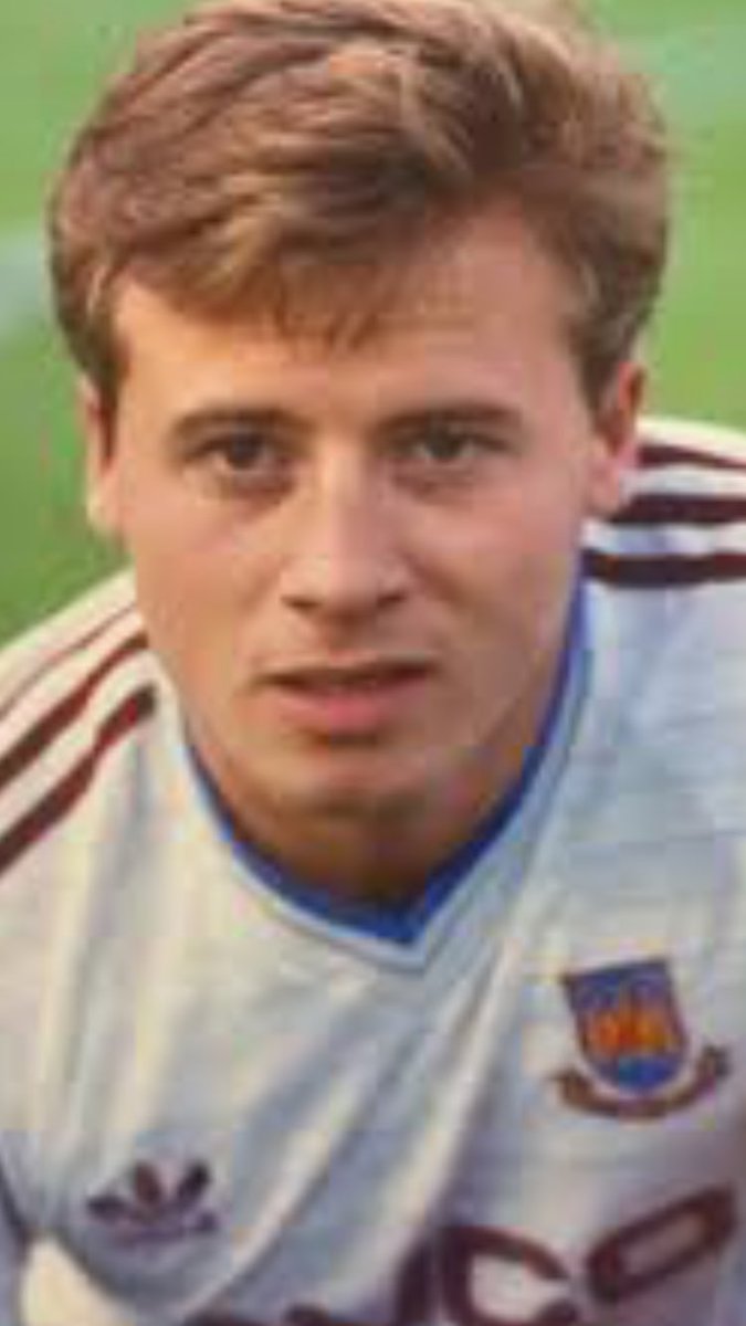 TrevorWelch_1's tweet image. From Right Wing to B-Wing.  Premier League to prison. I’ll be joined by @mark7ward on Premier League Live @talkSPORT on Saturday for a fascinating insight into his football journey. Join me online from 12 on @Corks96FM @C103Cork @FM104 @LMFMRADIO @Live95Limerick @Q102FeelGood