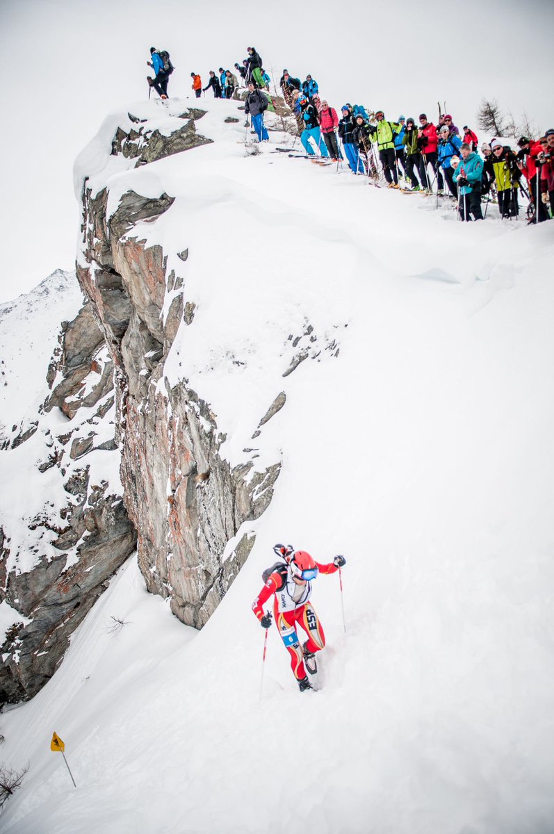 cmskialpi21's tweet photo. Verbier Val de Bagnes se prépare à accueillir la Coupe du Monde de ski alpinisme en janvier 2021, tout comme en 2014. En guise d’en-cas, deux superbes clichés pris lors du dernier portage de l’Individual Race au sommet de la Pasay ! #comingsoon #skialpinism #coupedumonde https://t.co/Dd4SlyeMR8