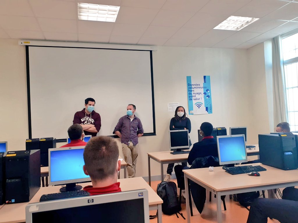 [Code ton App'📱]🕭C'est la reprise : 25 jeunes de <a href="/EPIDE_Officiel/">EPIDE - Compte officiel</a> Bordeaux ont pu s'initier à la programmation informatique et créer leur app mobile grâce à 6 étudiants @Simplon_BDX. Curiosité, persévérance, entraide et on l'espère, de nouvelles vocations! Bravo à tous 👏👏