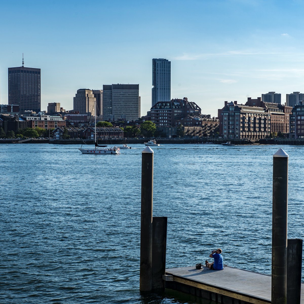 Living on Boston Harbor means everyday opportunities for moments of quiet reflection (or picnics) on the docks. Learn more about our beautiful neighborhood here: bit.ly/3fZwoPd