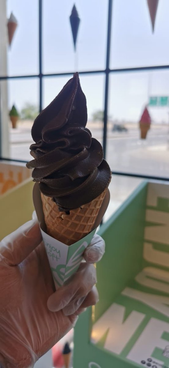 subzero_me's tweet photo. @A7479A @EPDA311 @3ziiz_08 @tjarby_foood @iTjareb @riyadh_rest @iak00l @riyadh_rest1 @Fosahah @taste_by_nada نسيتونا 🥺💛🍦 https://t.co/L61sYzGMUC