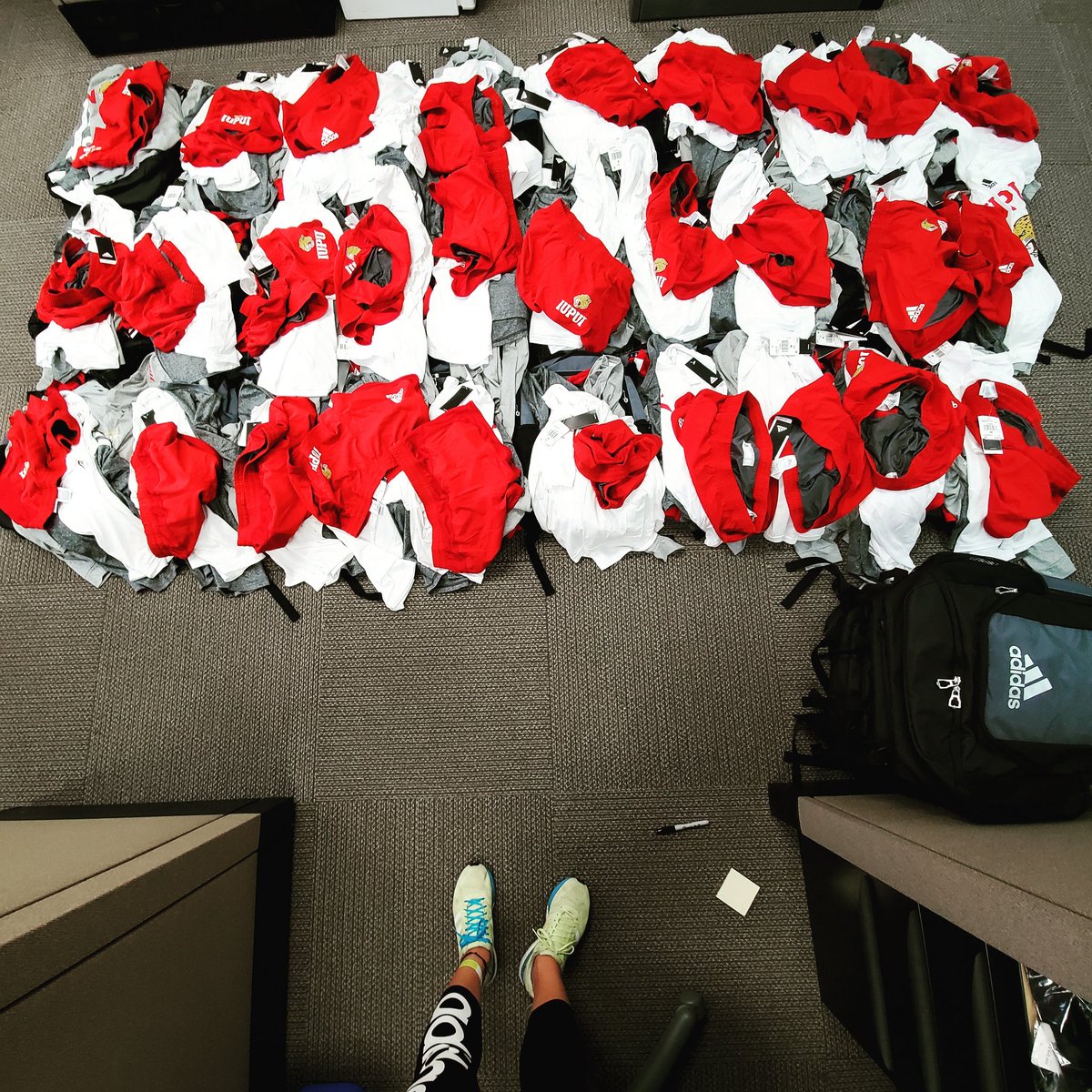 bigleaguechew13's tweet photo. IYKYK #IUPUI #ladyjagsxctf #threestriplife #trackandfield https://t.co/9sshRIv1IX