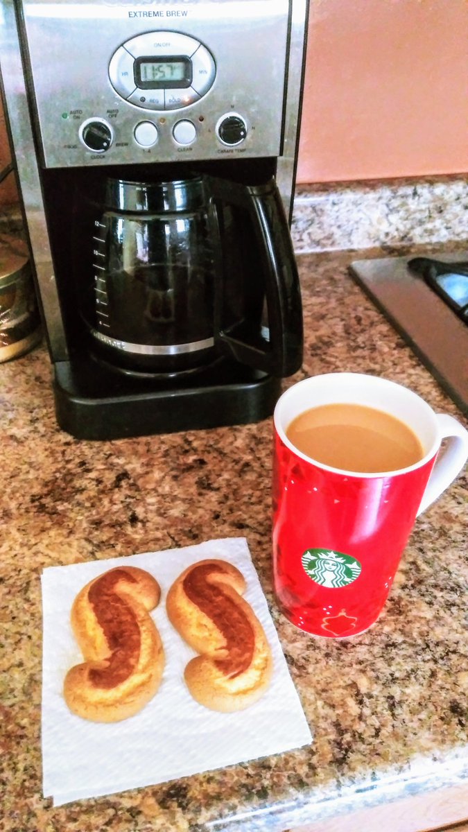 NJLocalRealtor's tweet photo. Realtor Breakfast!!!
#Realtor #coffee #cookie #realtorfuel https://t.co/ZbUJsC66aL
